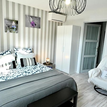 Les Nympheas 52 Bed & Breakfast Orges ภายนอก รูปภาพ